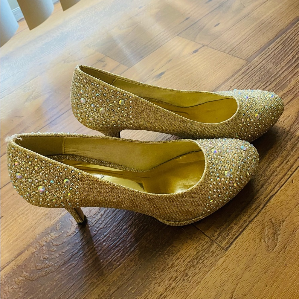 Pierre Dumas golden heels with rhinestones 7.5